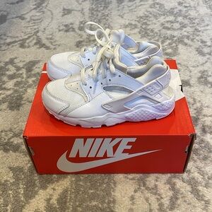 White Nike Huarache Size 12 toddler